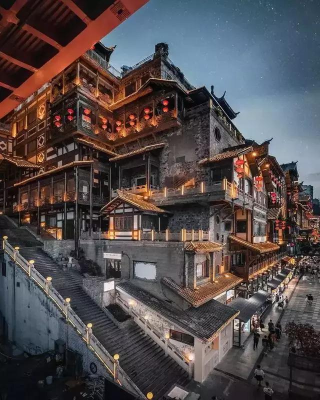 散文：市区的蘑菇
