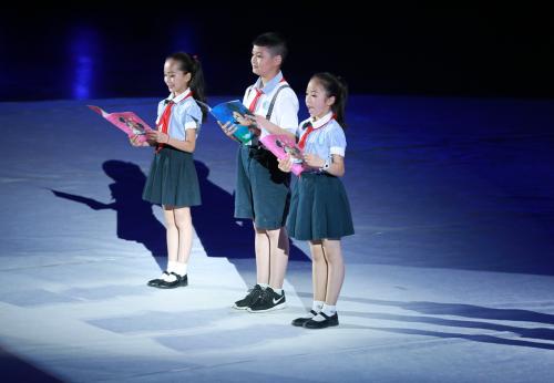 小学生抗击疫情诗歌朗诵稿三篇