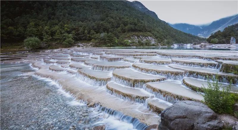《一滴水经过丽江》教学设计