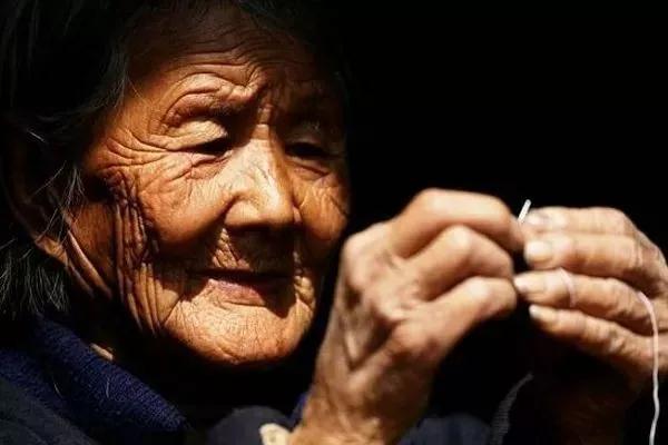 母亲给的尊严