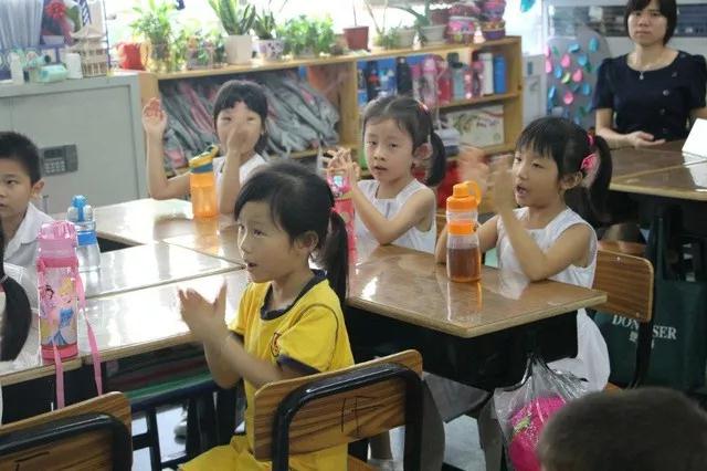 叔本华：不要只会把书本放在孩子手中