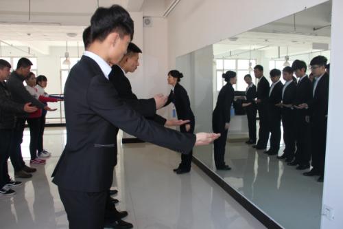 销售礼仪知识培训心得体会合集