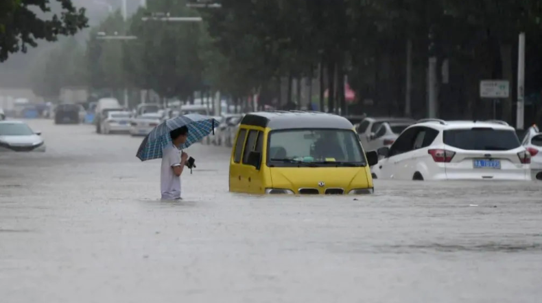暴雨司机避险自救指南报告